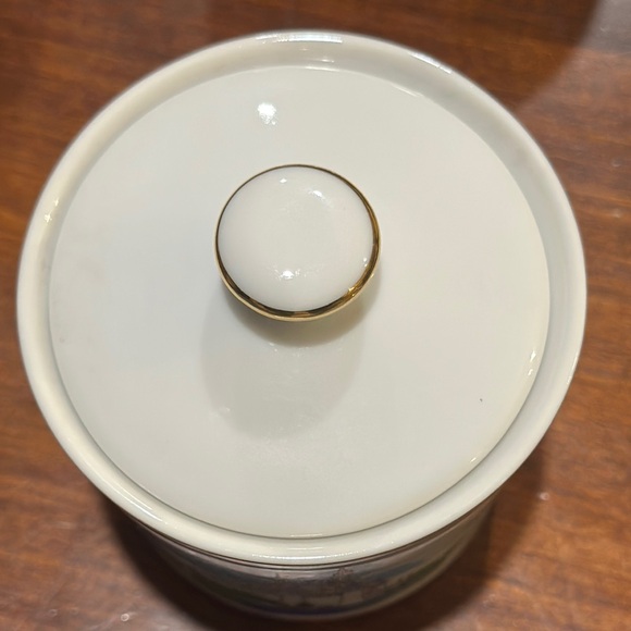 Vintage Walt Disney World Castle Design Cream and Sugar Set - Picture 4 of 10